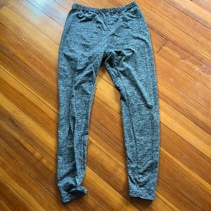 Heather gray leggings — your FREE GIFT w/purchase! 🎁